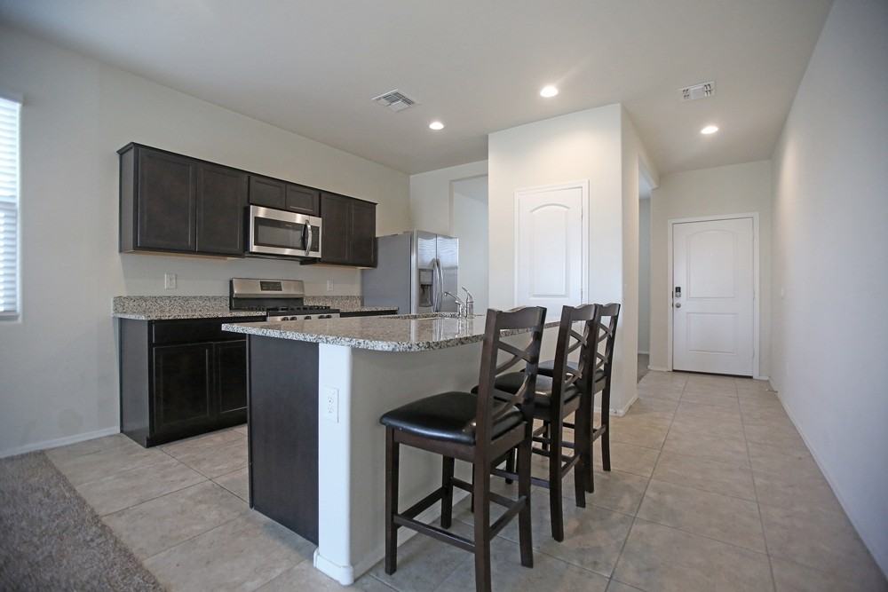 30933 W Columbus Ave - Photo 2 of 17