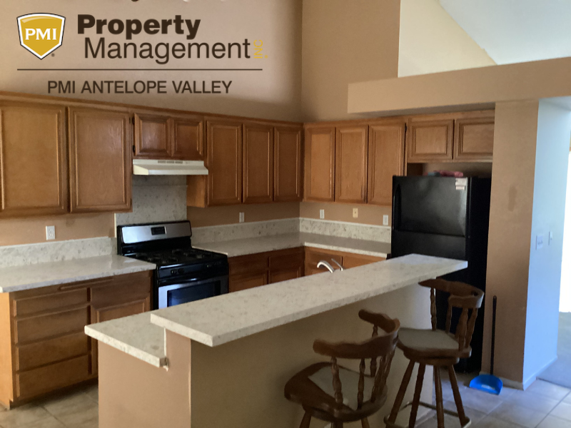 2127 E Avenue K - Photo 3 of 9