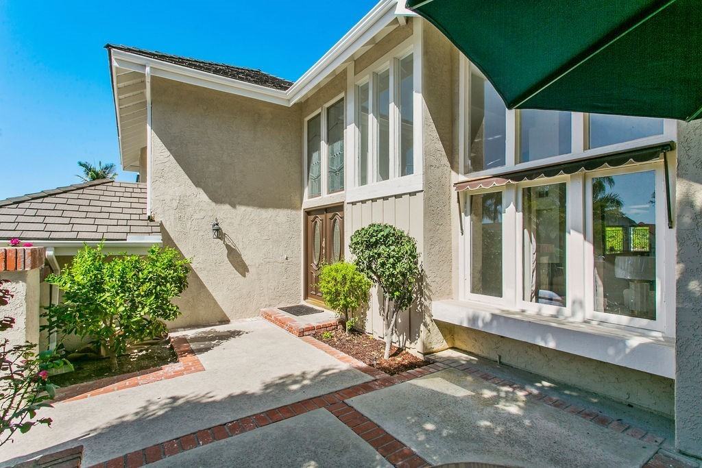 28602 Silverton Dr - Photo 5 of 33