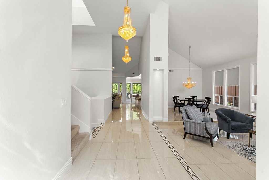 28602 Silverton Dr - Photo 6 of 33