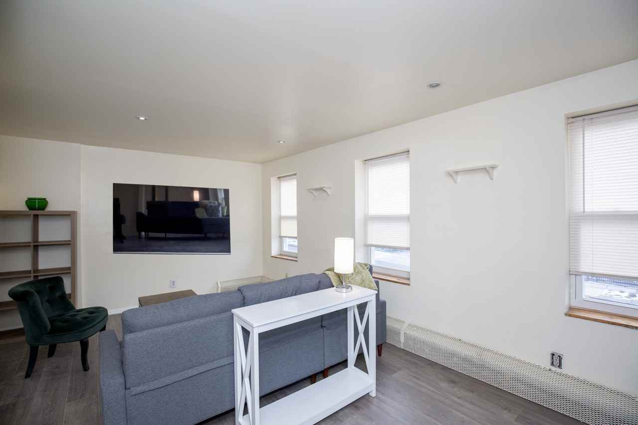 118 East Liberty Street #B - Photo 3 of 15