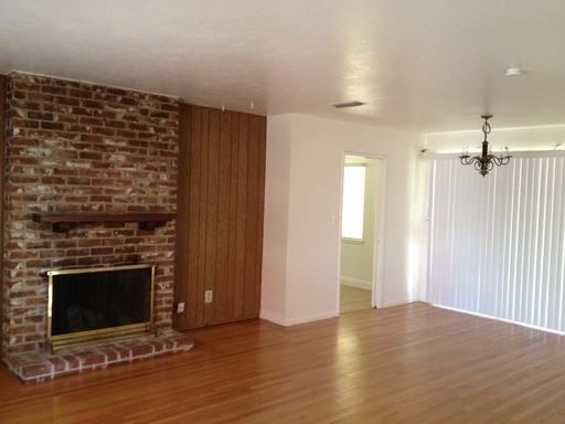 2426 33rd Ave - Photo 2 of 6