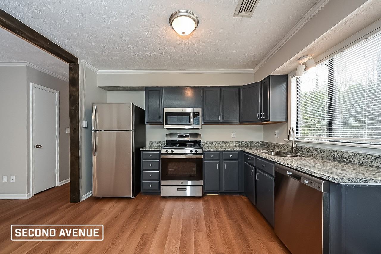 134 Fairview Dr - Photo 3 of 19