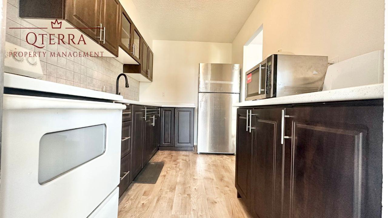 311-1815 O’Connor Dr, North York, Ontario - Photo 2 of 12