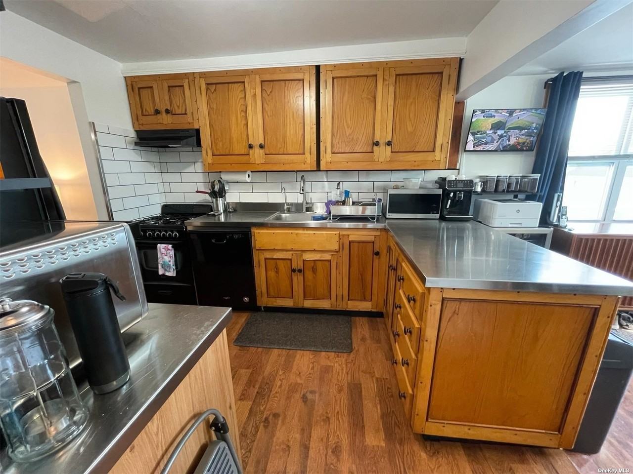 2685 Ocean Ave - Photo 2 of 11