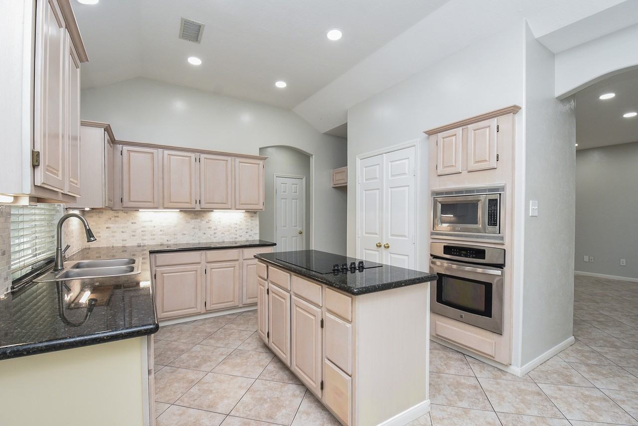 202 W Sterling Pond Cir #1 - Photo 5 of 31