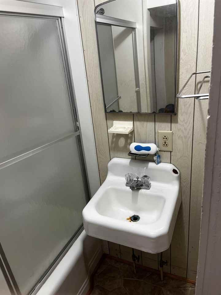 507 E Holmes St #C - Photo 3 of 24