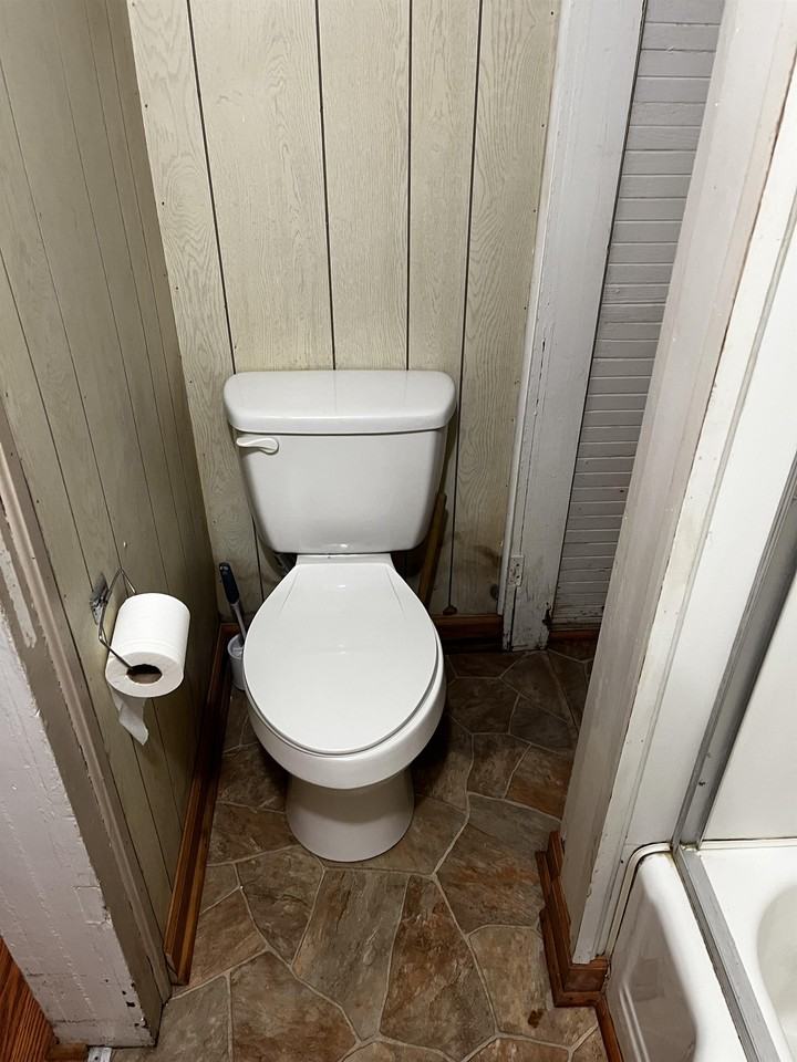 507 E Holmes St #C - Photo 4 of 24