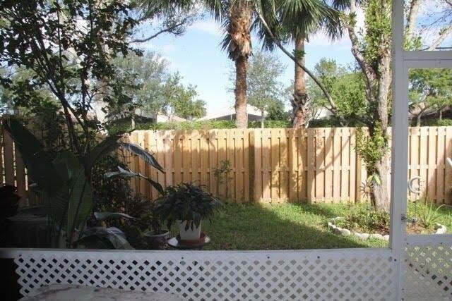 Porta Leona Ln - Photo 3 of 8