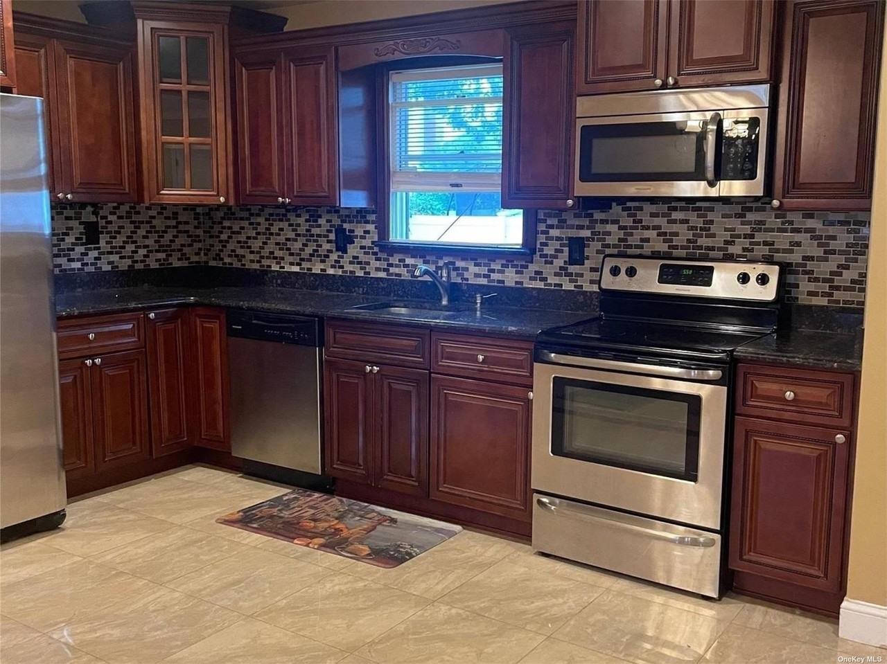 814 N Kings Ave - Photo 2 of 10