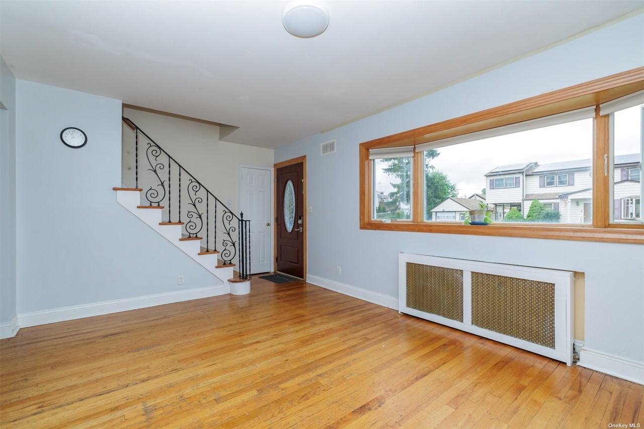 2027 Lincoln Ave - Photo 3 of 17
