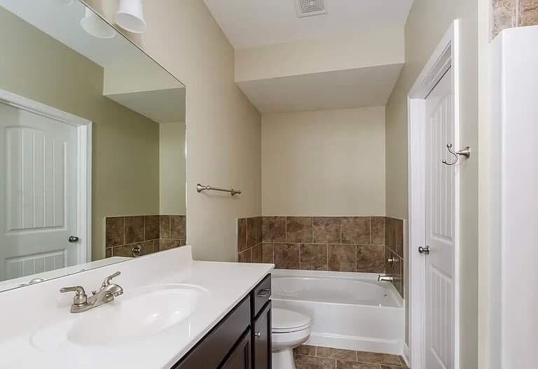 9825 Valley Farms Blvd - Photo 3 of 7