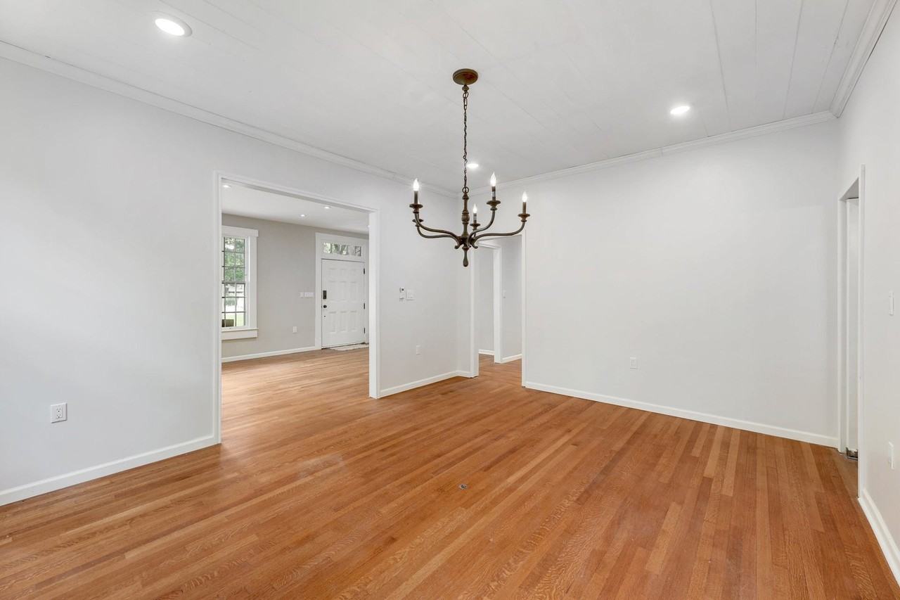 1604 Pease Rd - Photo 3 of 15