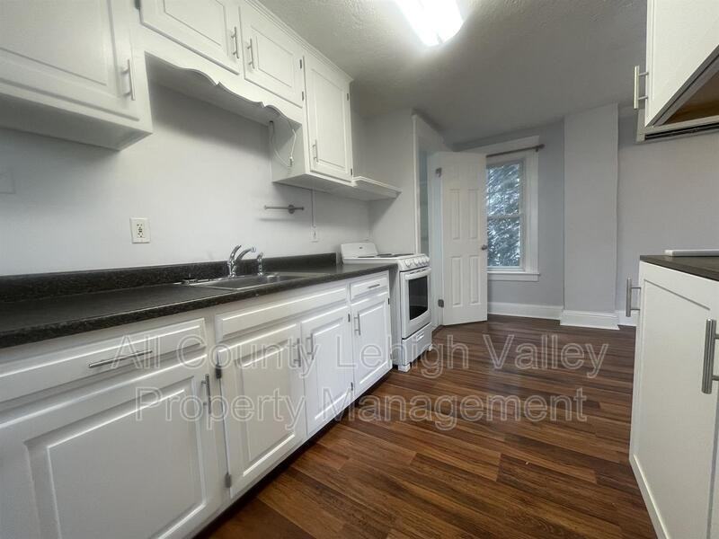 1316 Easton Ave #REAR - Photo 2 of 7