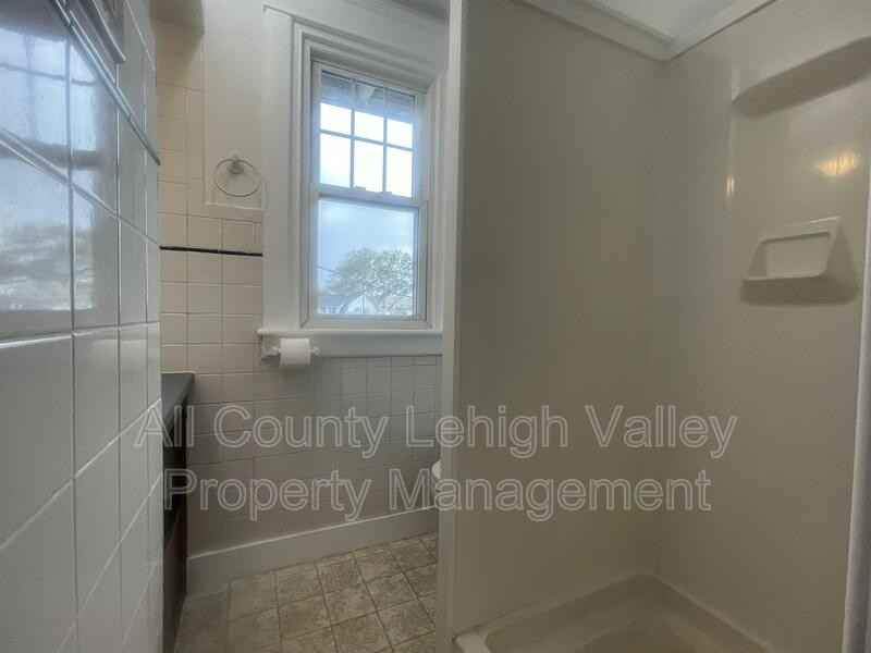 1316 Easton Ave #REAR - Photo 5 of 7