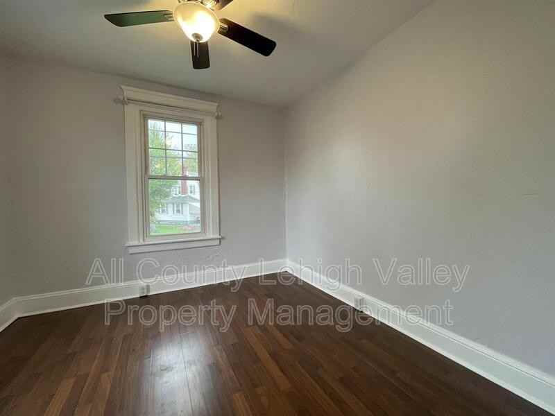 1316 Easton Ave #REAR - Photo 6 of 7