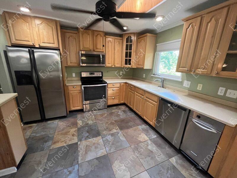 4711 Ridge Crest Rd - Photo 3 of 21