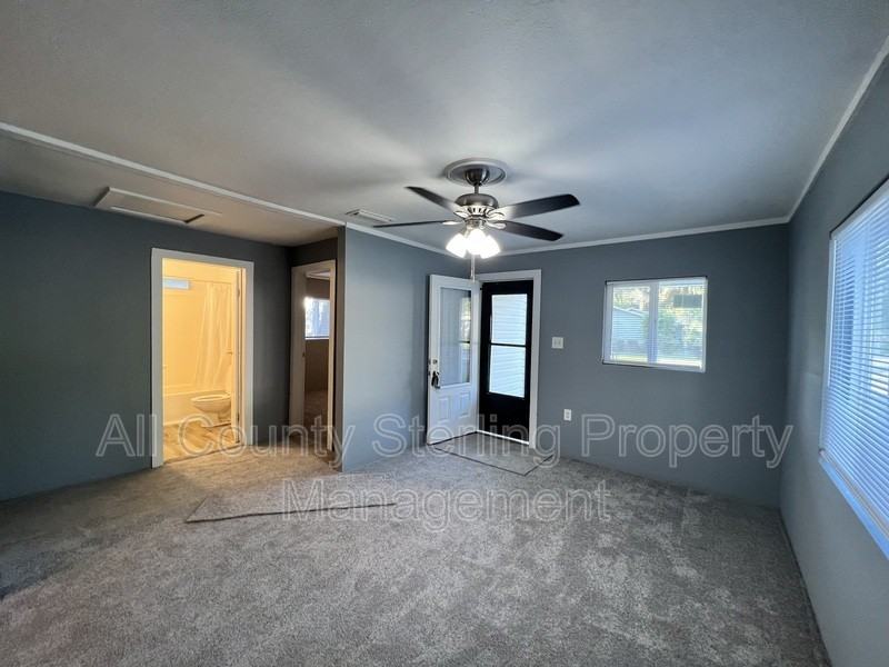 727 Se Dade St - Photo 5 of 22