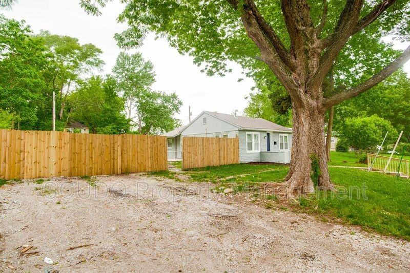 908 S Logan Ave - Photo 3 of 19