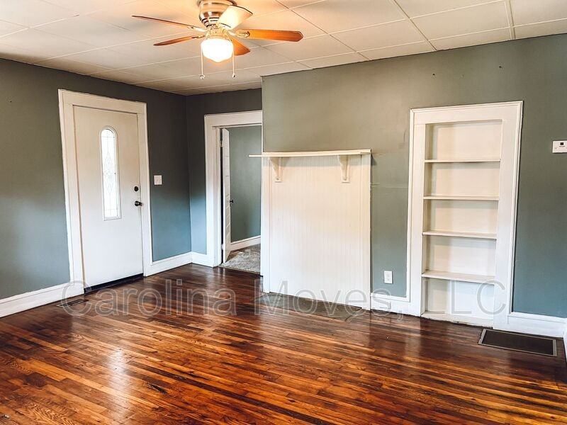 113 Iselin St - Photo 4 of 17