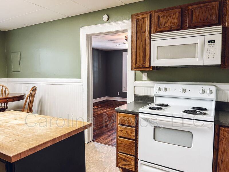 113 Iselin St - Photo 7 of 17