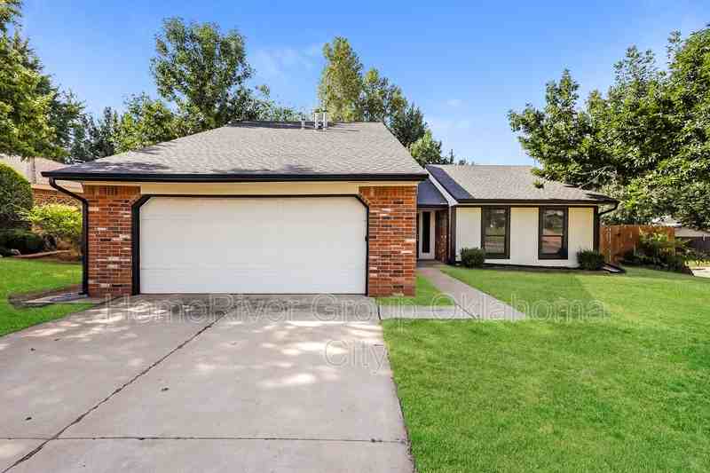 2312 Northwood Ln - Photo 2 of 21