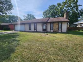 featured image of 2329 E Glenview Dr