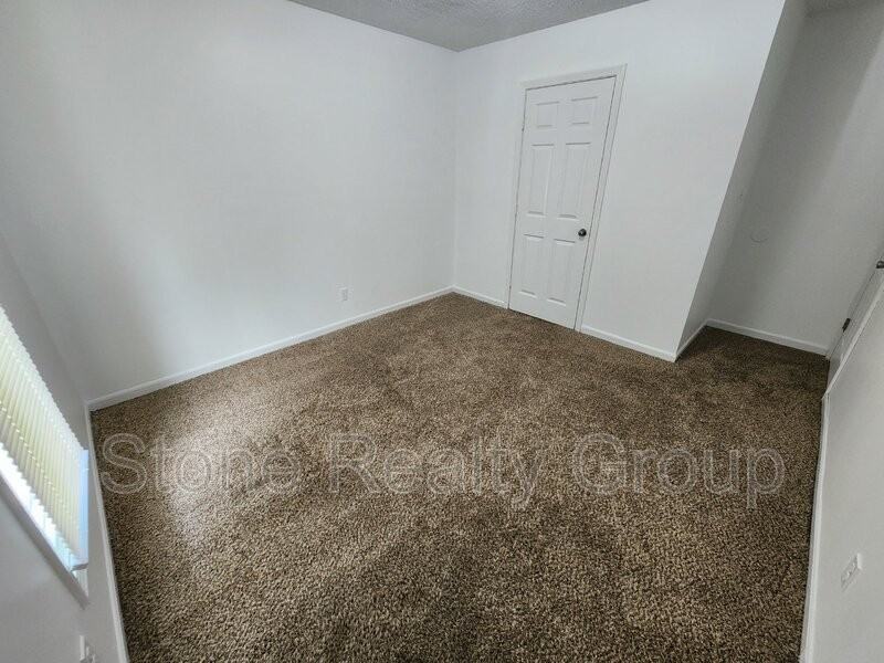 2329 E Glenview Dr - Photo 4 of 14