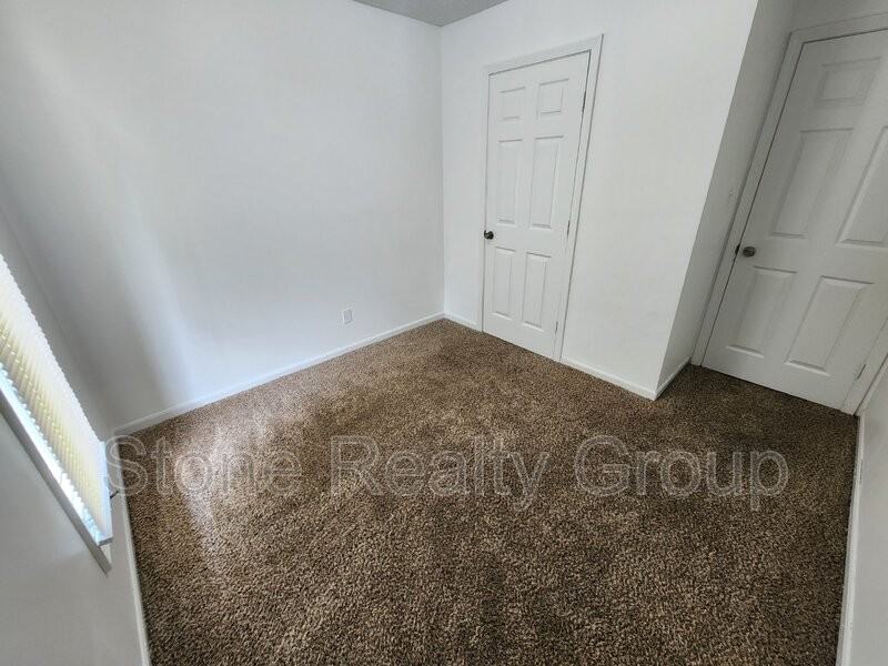 2329 E Glenview Dr - Photo 5 of 14