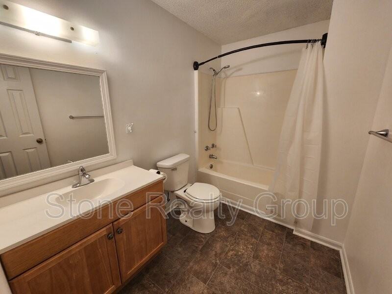 2329 E Glenview Dr - Photo 6 of 14