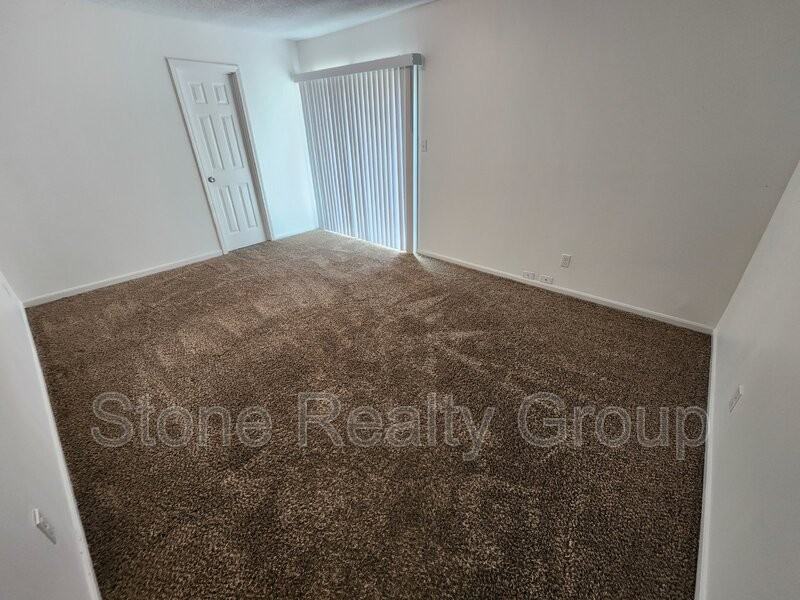 2329 E Glenview Dr - Photo 7 of 14