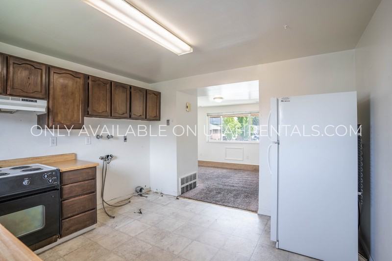 1050 S Virginia Cir - Photo 6 of 15
