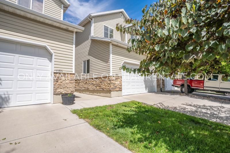 1380 W Parkside Dr - Photo 2 of 29