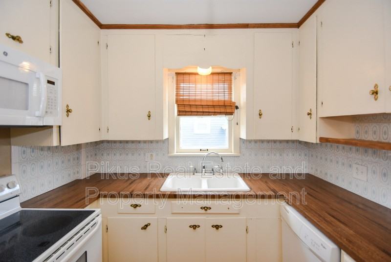 527 Alta Pl Nw - Photo 3 of 19