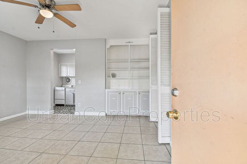 321 24th Avenue North #10 - Photo 6 of 14