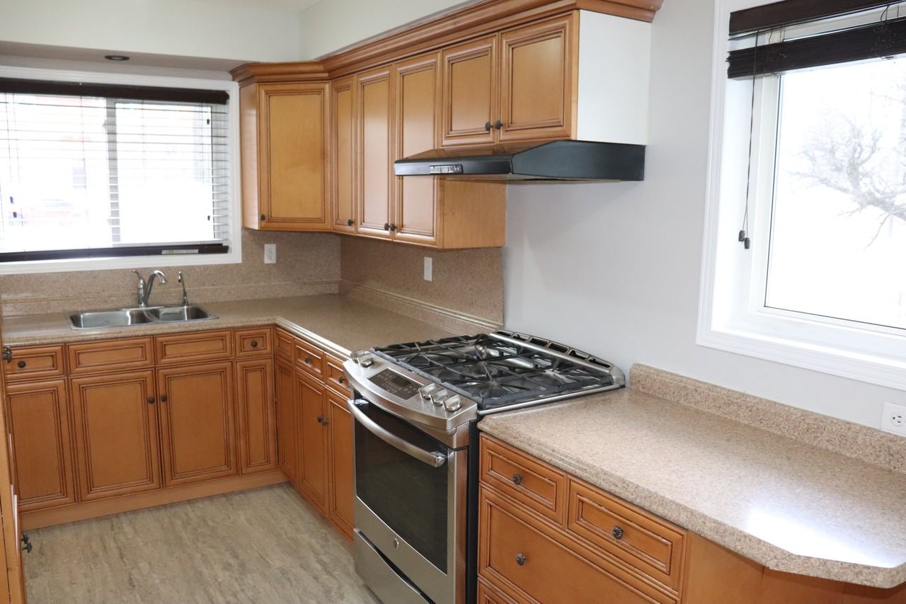 78 South Drive - Photo 3 of 16