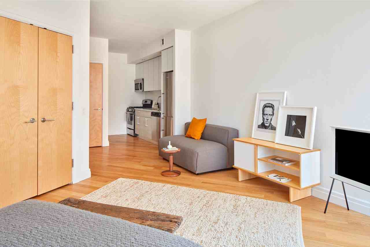 W 54th St #1047, New York, NY 10019 Studio Apartment for $4,195