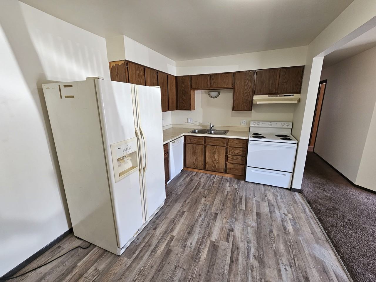 820 Edgebrook Drive #3 - Photo 4 of 9