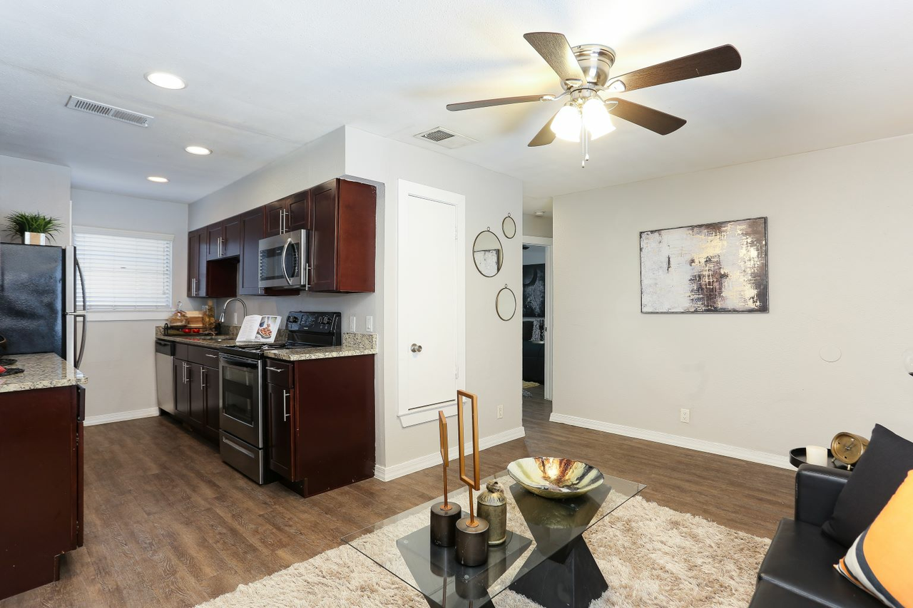 Iconic at the Station - Photo 2 of 18