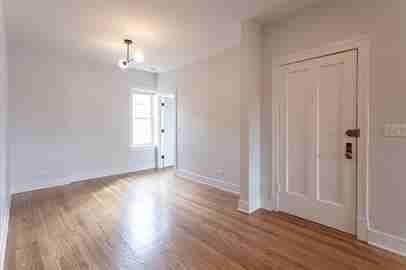 4007 North Lowell Avenue - Photo 2 of 12