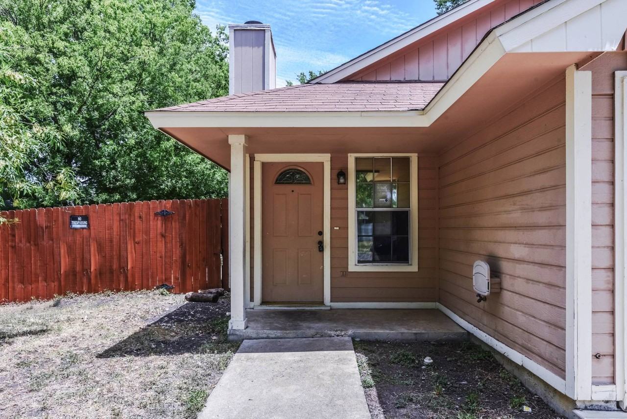 4001 Trotwood Trl - Photo 2 of 17