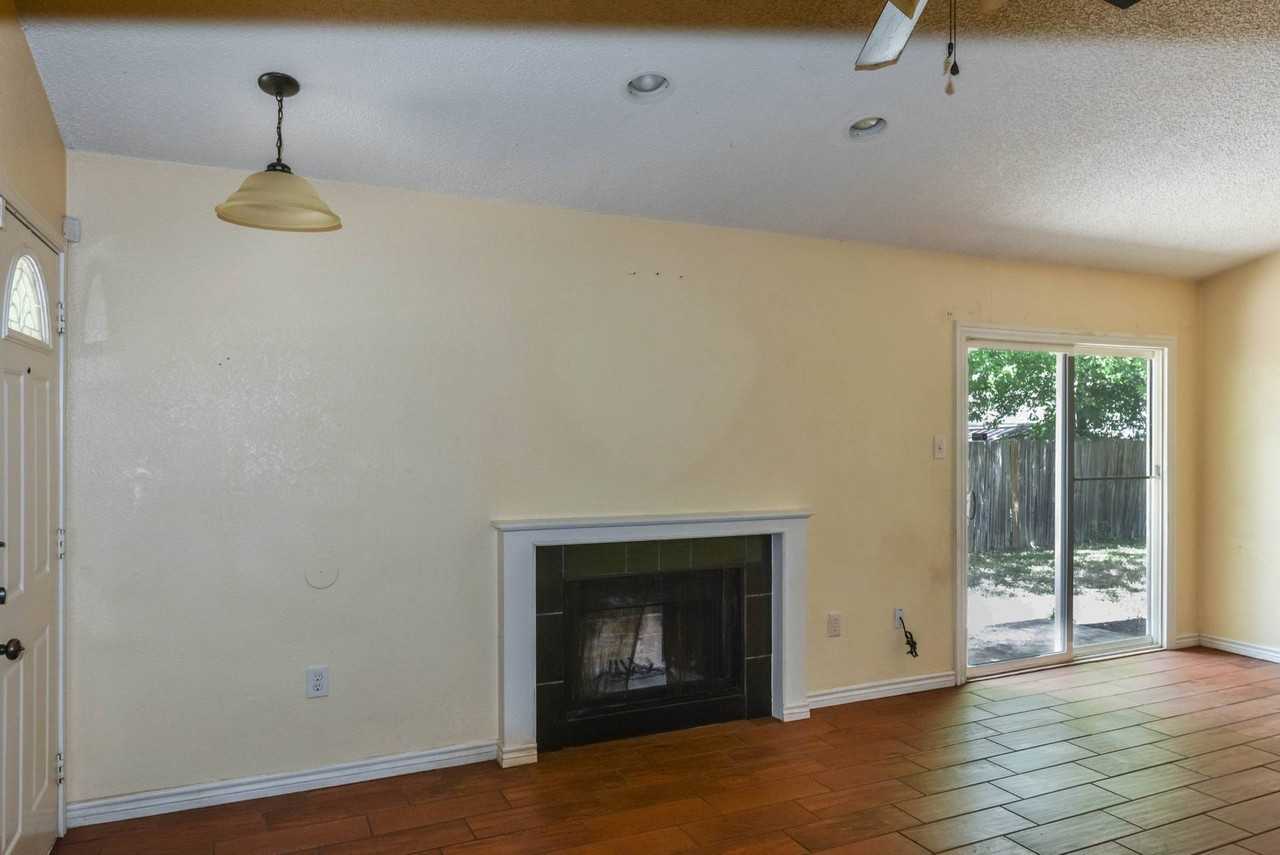 4001 Trotwood Trl - Photo 3 of 17