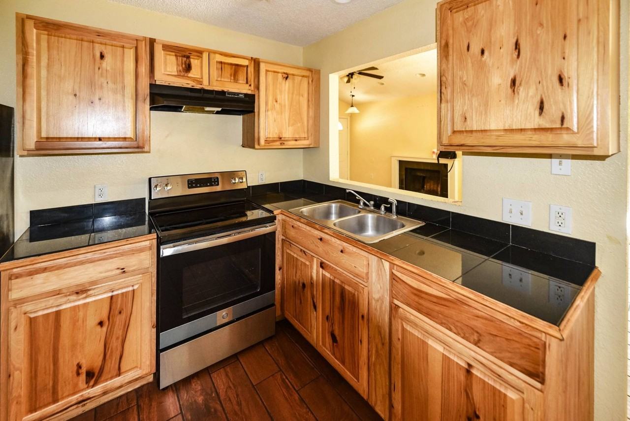 4001 Trotwood Trl - Photo 5 of 17