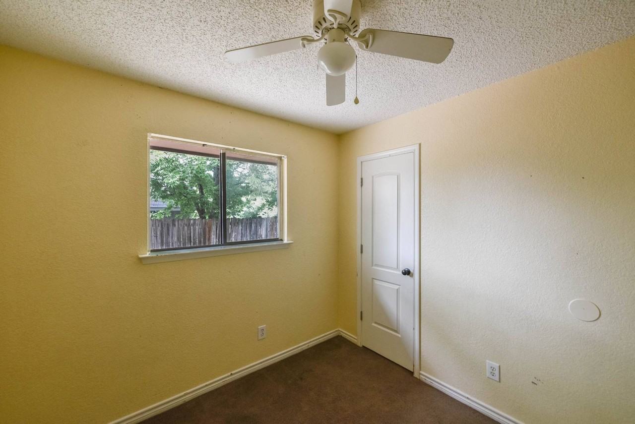 4001 Trotwood Trl - Photo 7 of 17