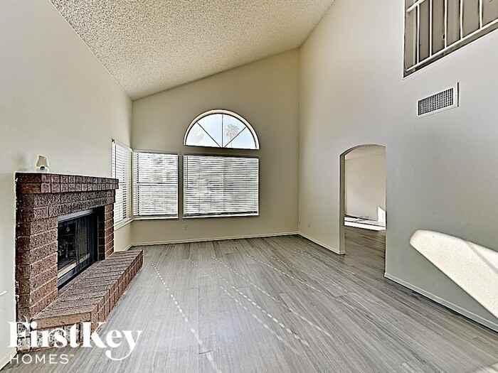 7147 Shadow Crest Dr - Photo 2 of 17