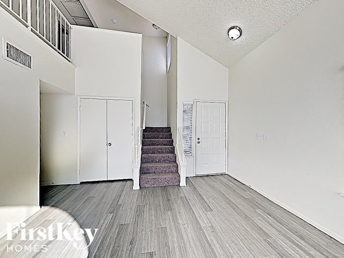 7147 Shadow Crest Dr - Photo 3 of 17