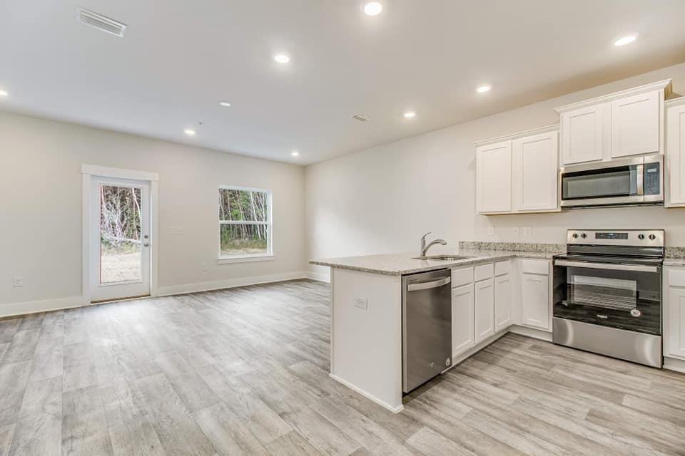 1528 Farragut Way #NA - Photo 3 of 12