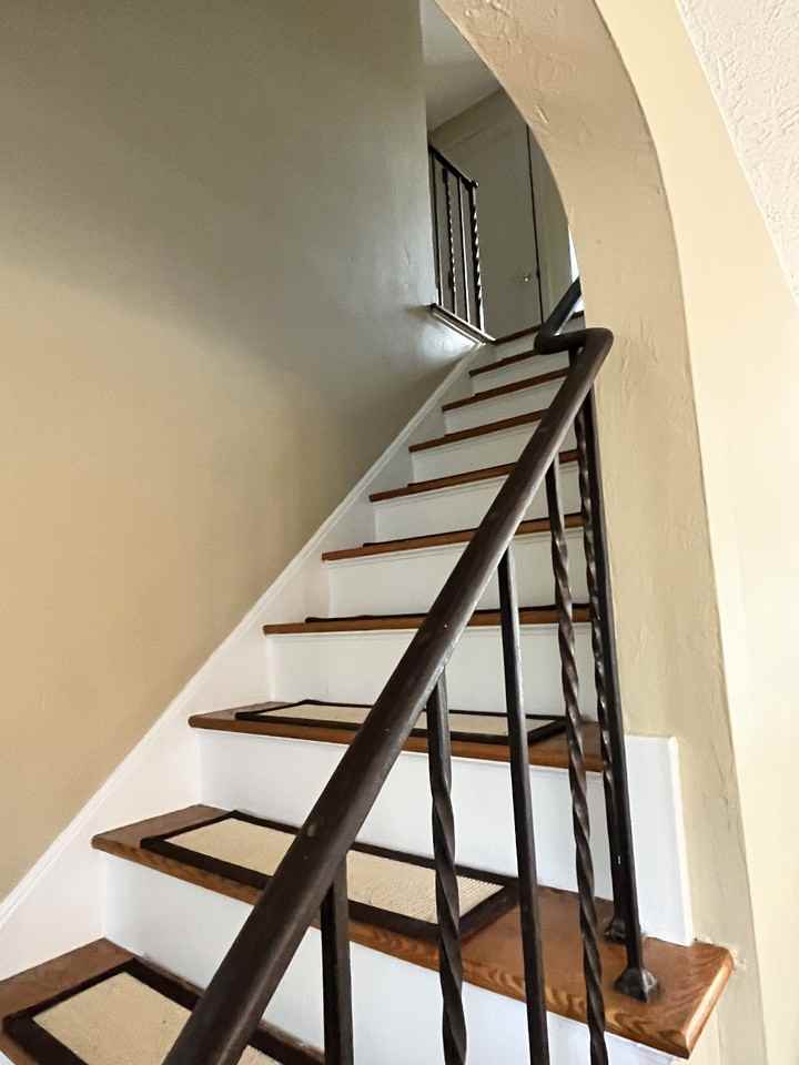 611 Overlook Dr #NA - Photo 3 of 11
