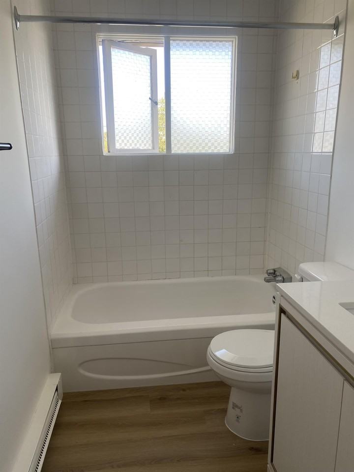 280 Gillett St Uppr #280UPPER - Photo 7 of 12