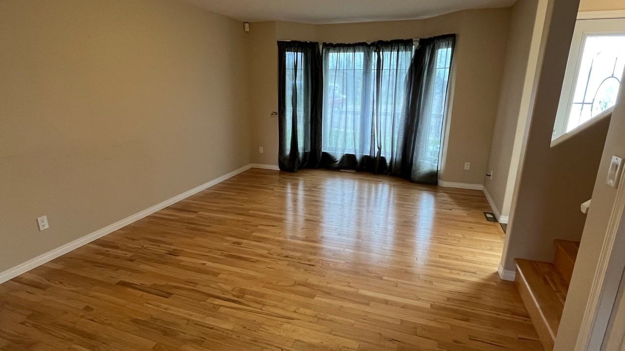 4722 39 St #1 - Photo 4 of 19